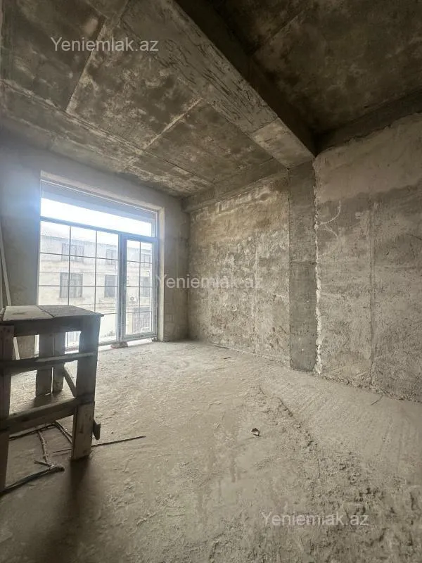 Satılır 5 otaqlı həyət evi 190 m²