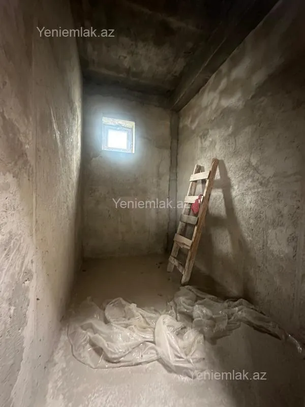 Satılır 5 otaqlı həyət evi 190 m²