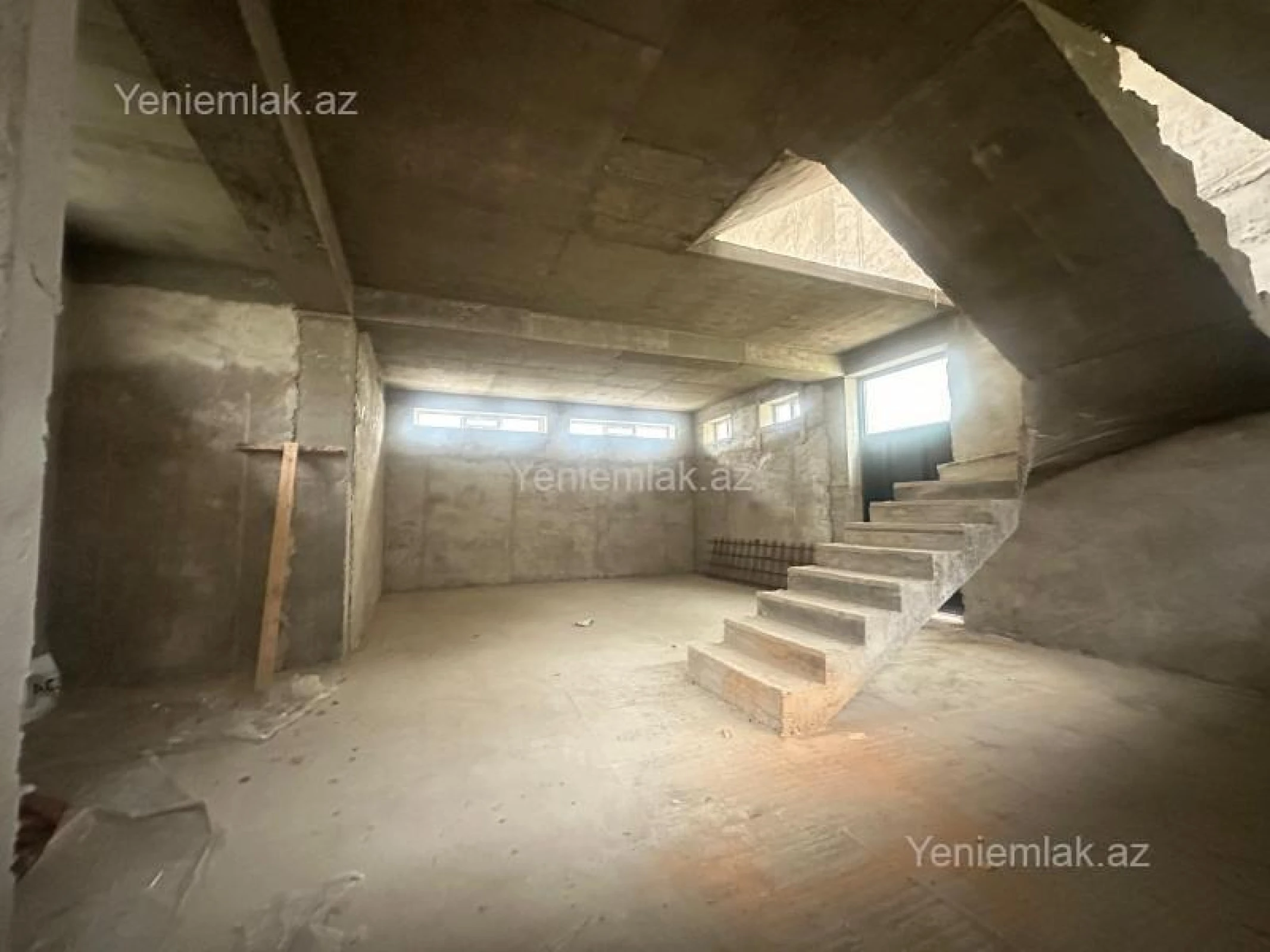 Satılır 5 otaqlı həyət evi 190 m²