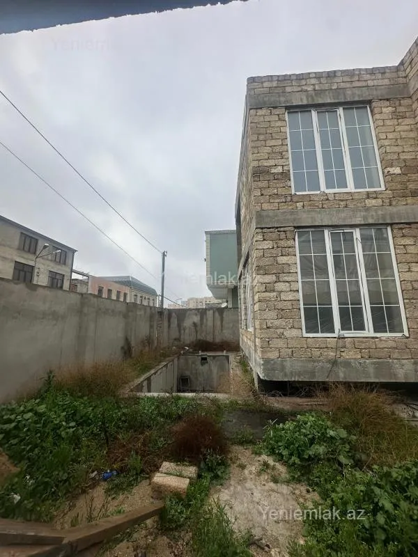 Satılır 5 otaqlı həyət evi 190 m²