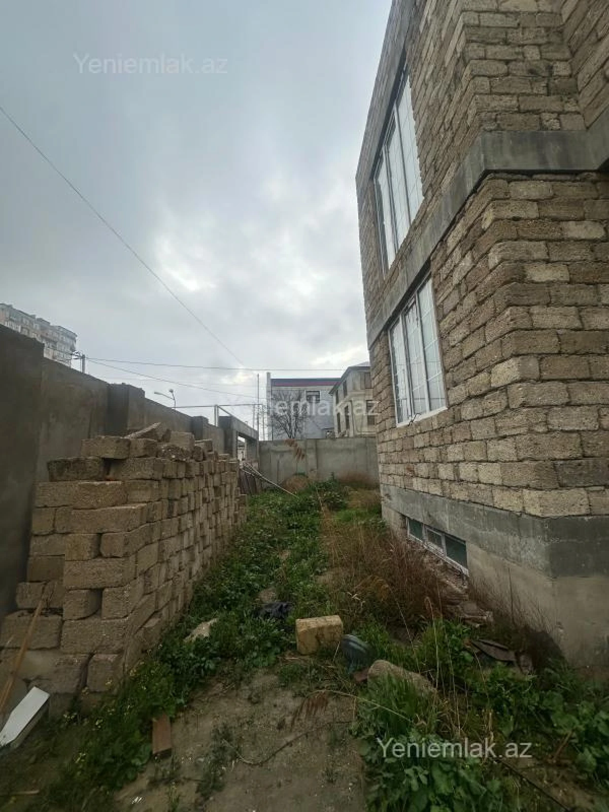 Satılır 5 otaqlı həyət evi 190 m²