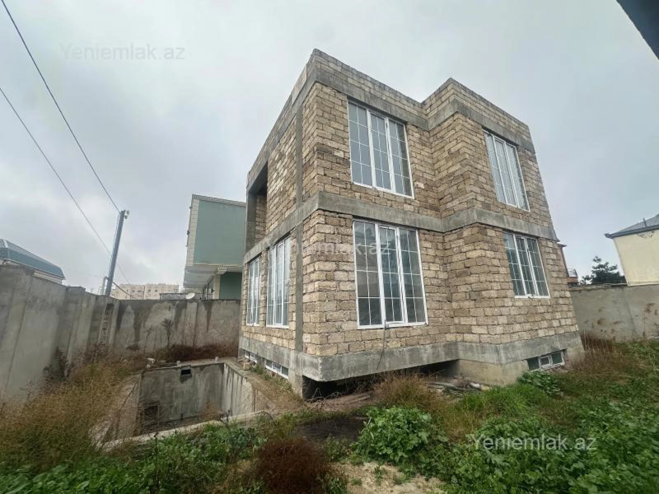 Satılır 5 otaqlı həyət evi 190 m²
