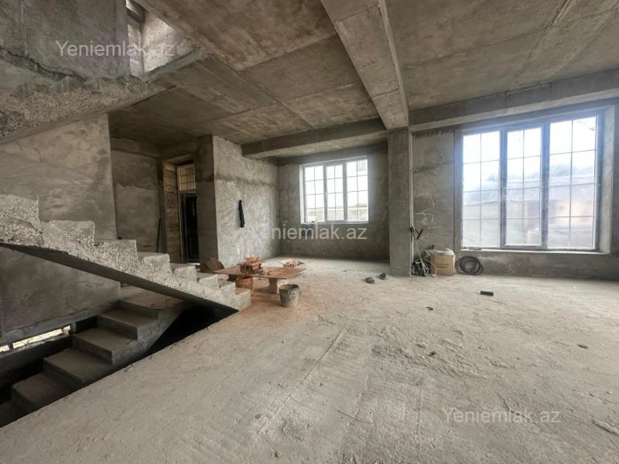 Satılır 5 otaqlı həyət evi 190 m²