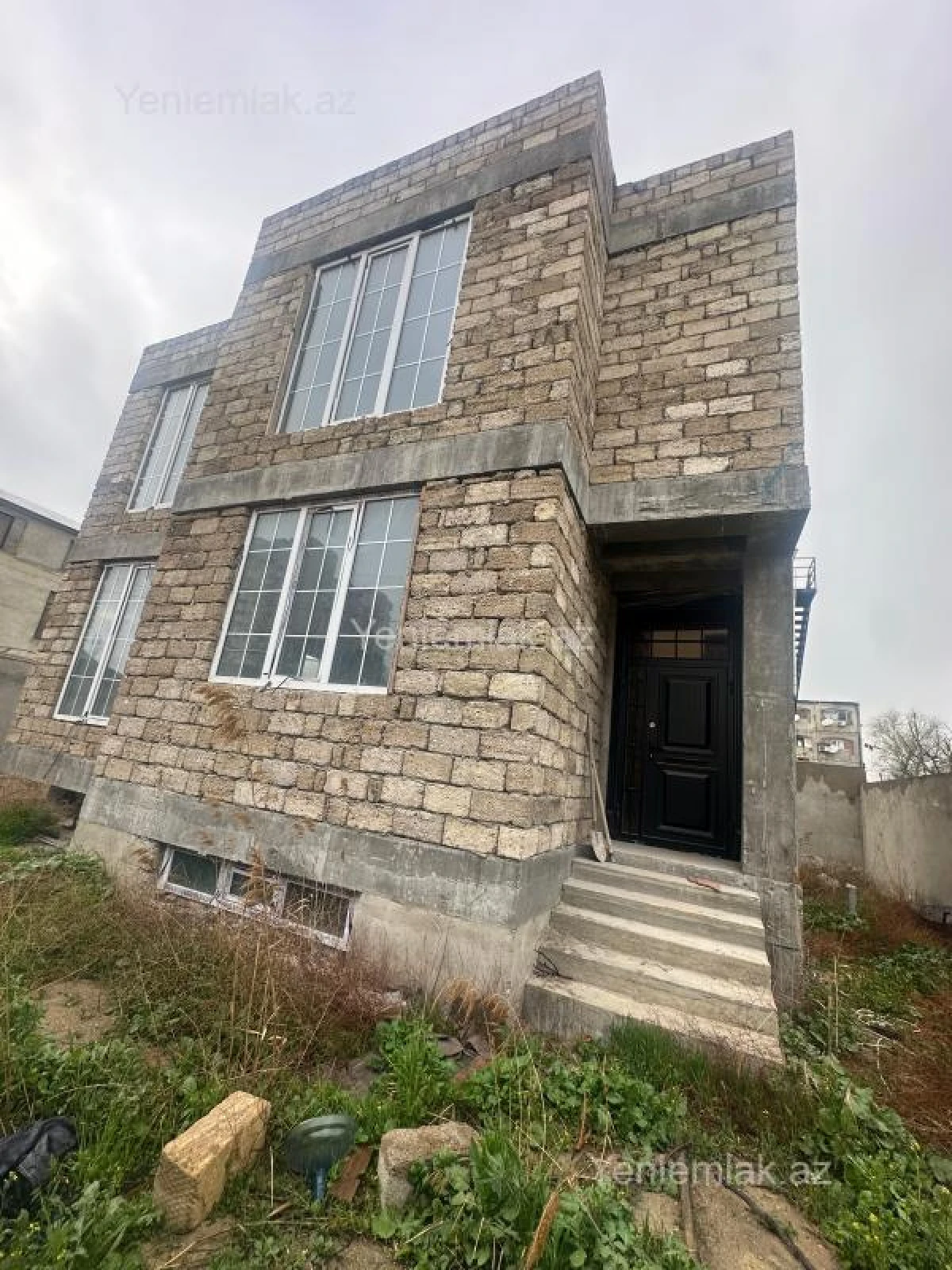 Satılır 5 otaqlı həyət evi 190 m²