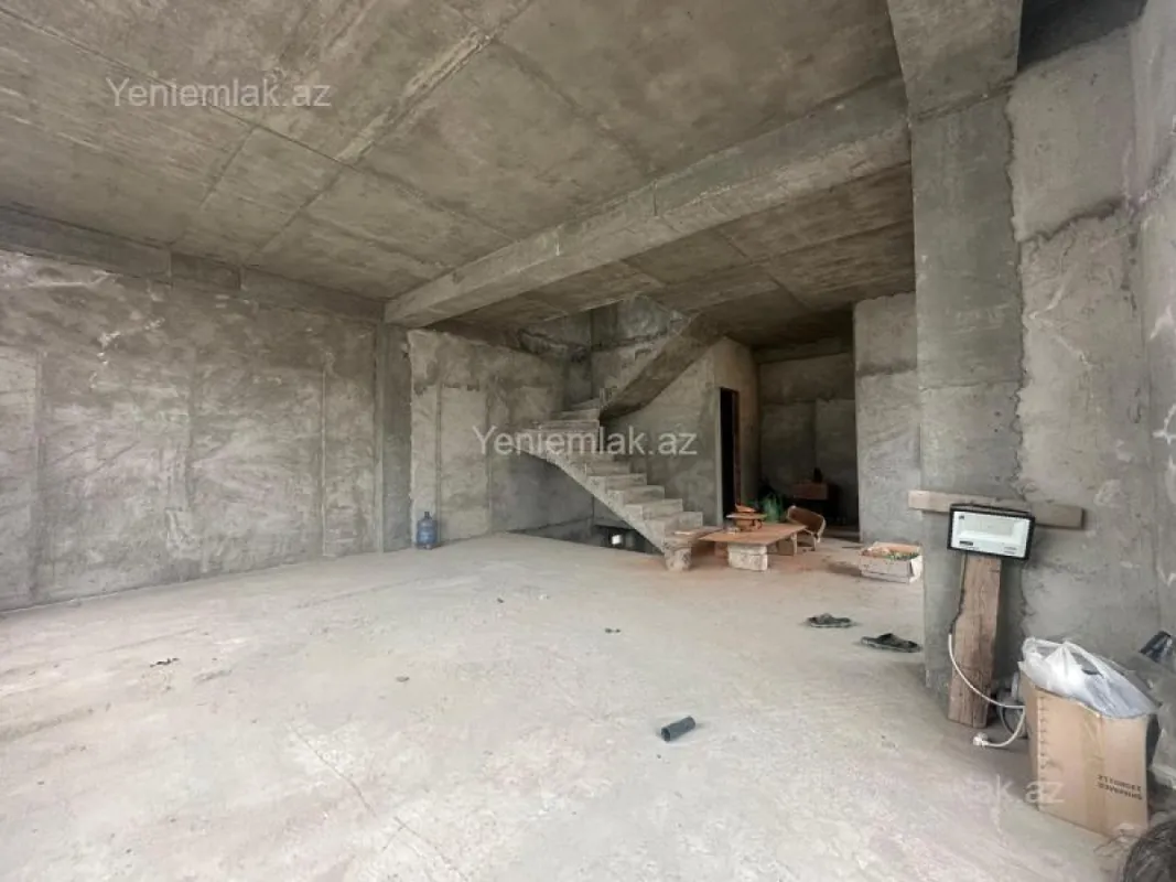 Satılır 5 otaqlı həyət evi 190 m²