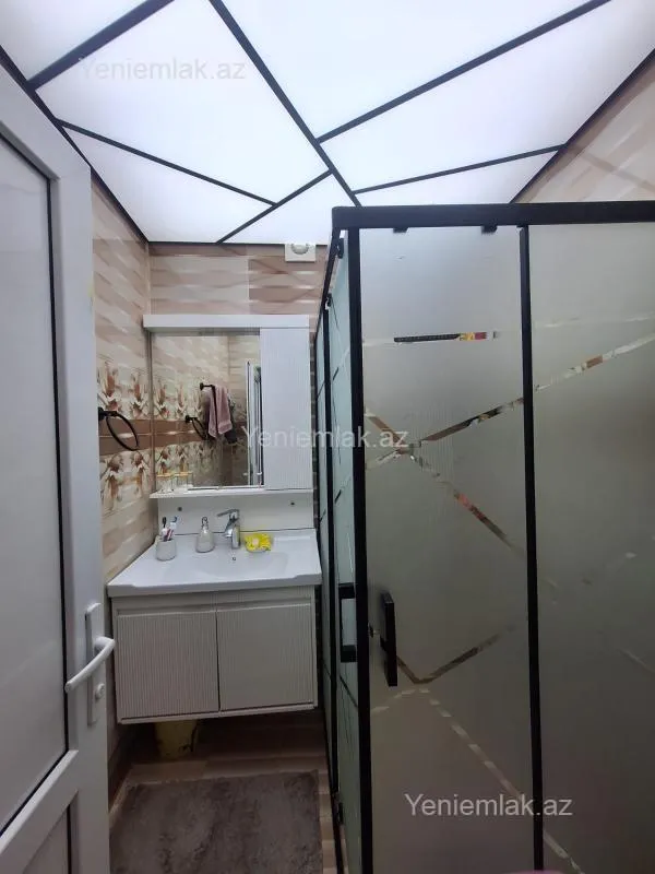 Satılır 4 otaqlı köhnə tikili 82 m²