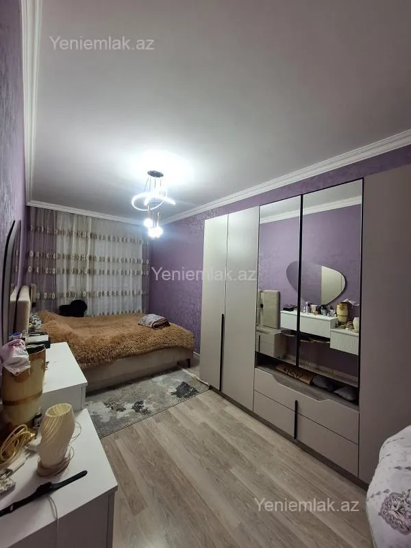 Satılır 4 otaqlı köhnə tikili 82 m²