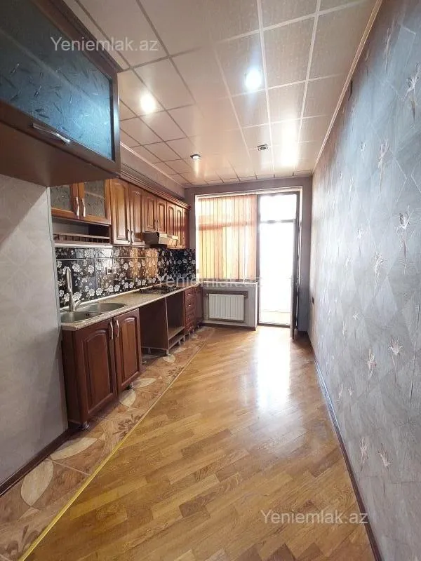 Satılır 2 otaqlı köhnə tikili 50 m²