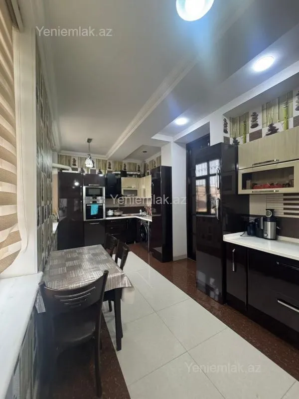 Satılır 4 otaqlı yeni tikili 150 m²