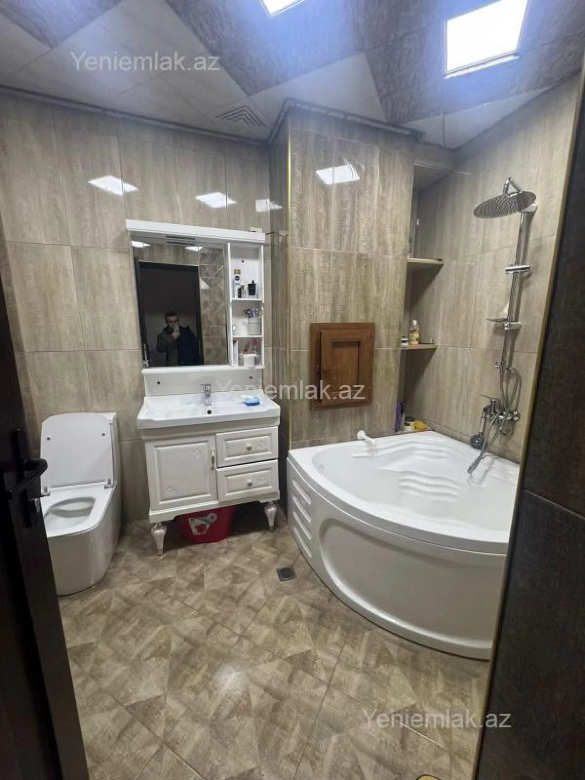 Satılır 4 otaqlı yeni tikili 150 m²