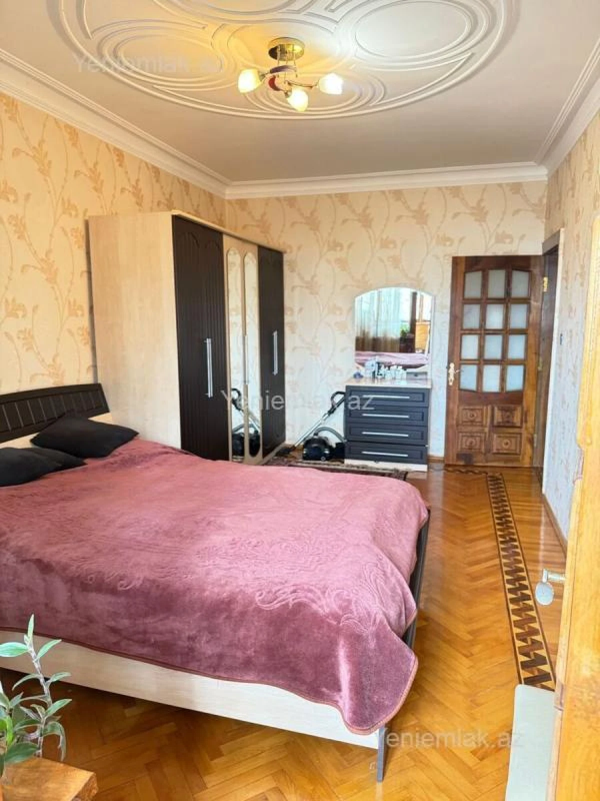 Satılır 3 otaqlı köhnə tikili 95 m²