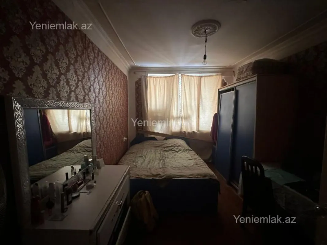 Satılır 2 otaqlı köhnə tikili 60 m²