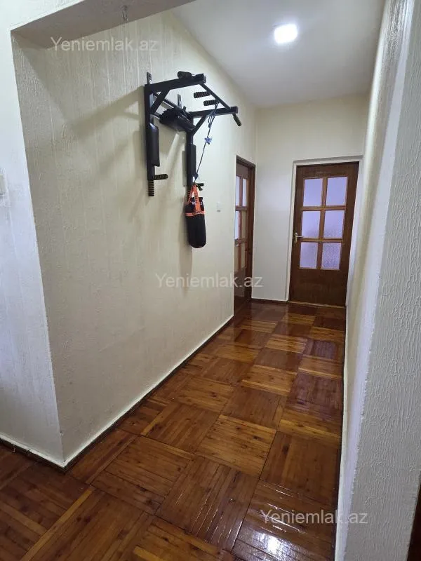 Satılır 4 otaqlı köhnə tikili 110 m²