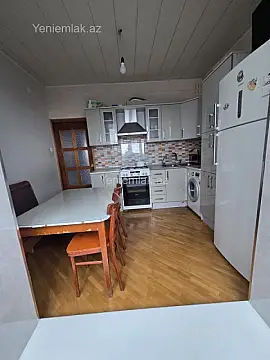 Satılır 4 otaqlı köhnə tikili 110 m²