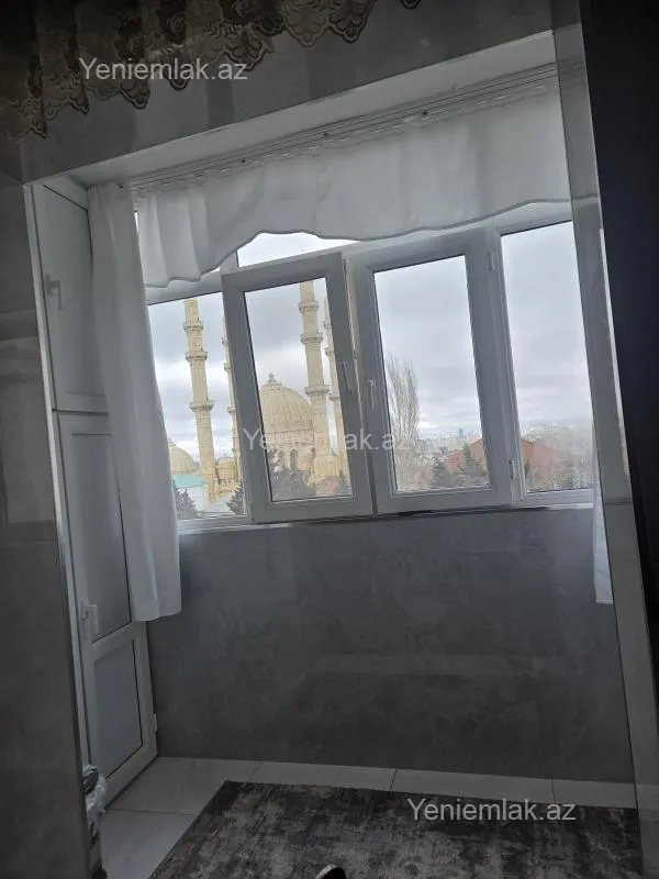 Satılır 4 otaqlı köhnə tikili 110 m²