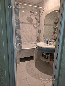 Satılır 4 otaqlı köhnə tikili 110 m²