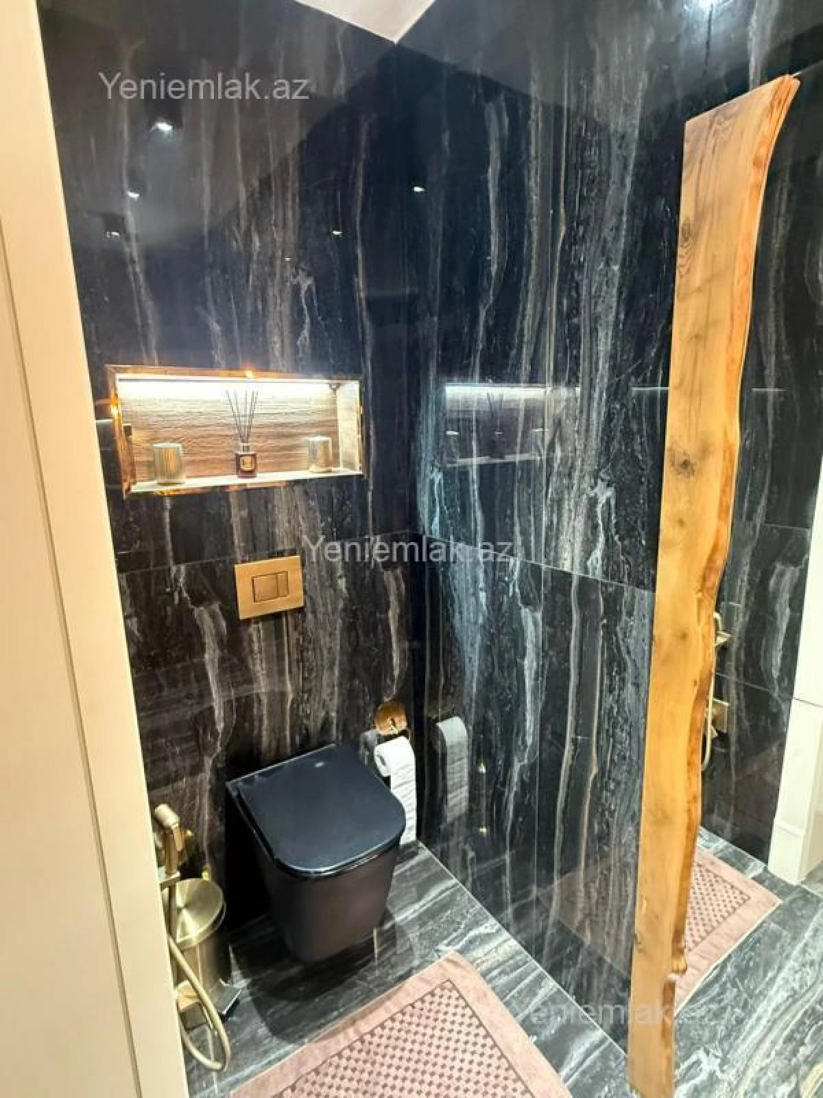 Satılır 5 otaqlı həyət evi 300 m²