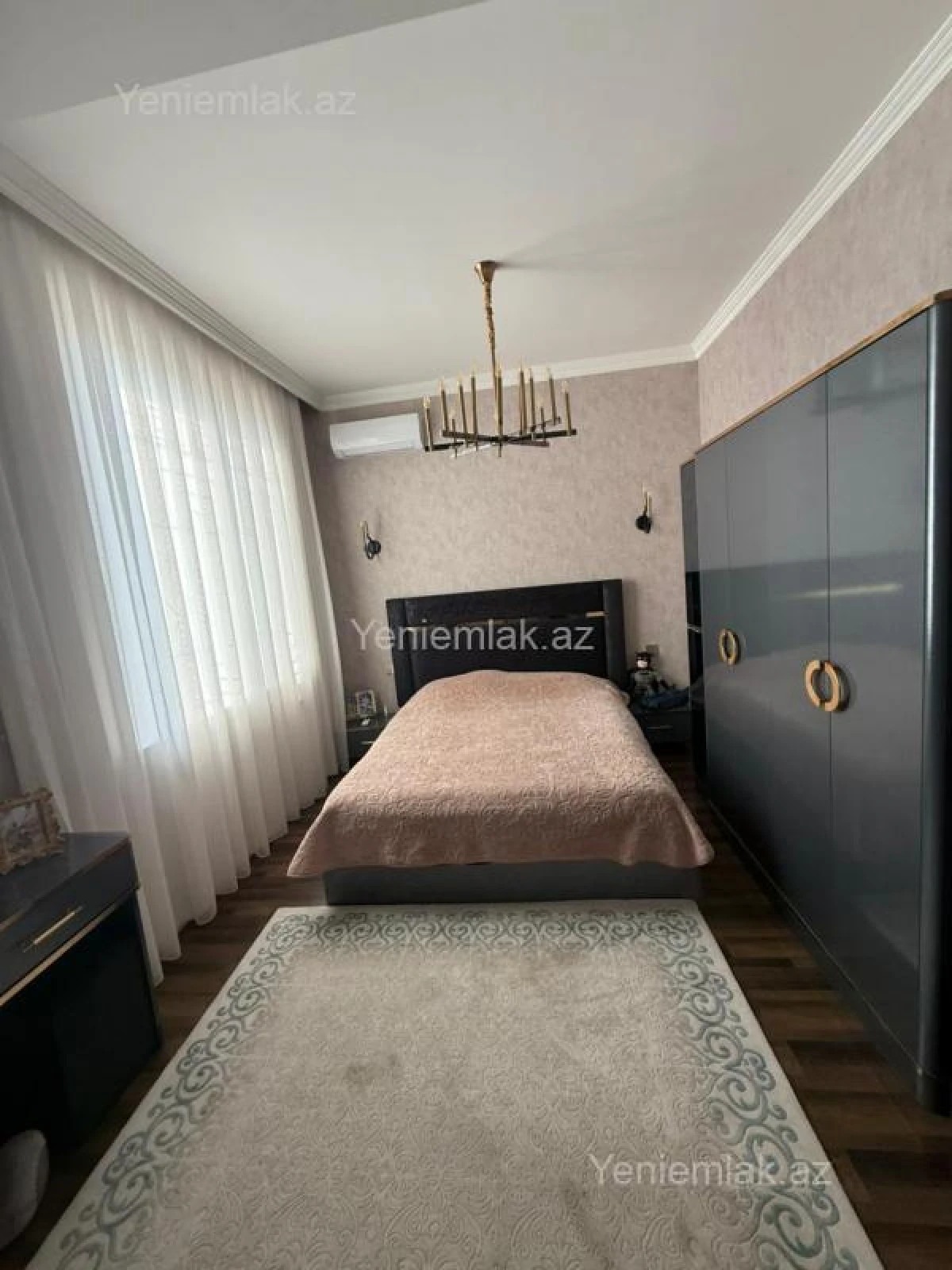 Satılır 5 otaqlı həyət evi 300 m²