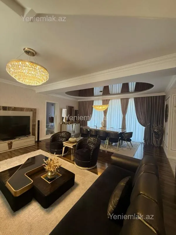Satılır 5 otaqlı həyət evi 300 m²