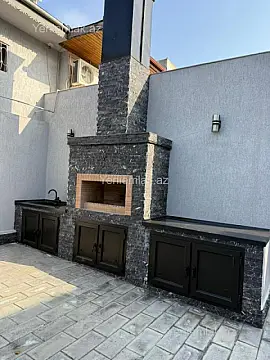 Satılır 5 otaqlı həyət evi 300 m²