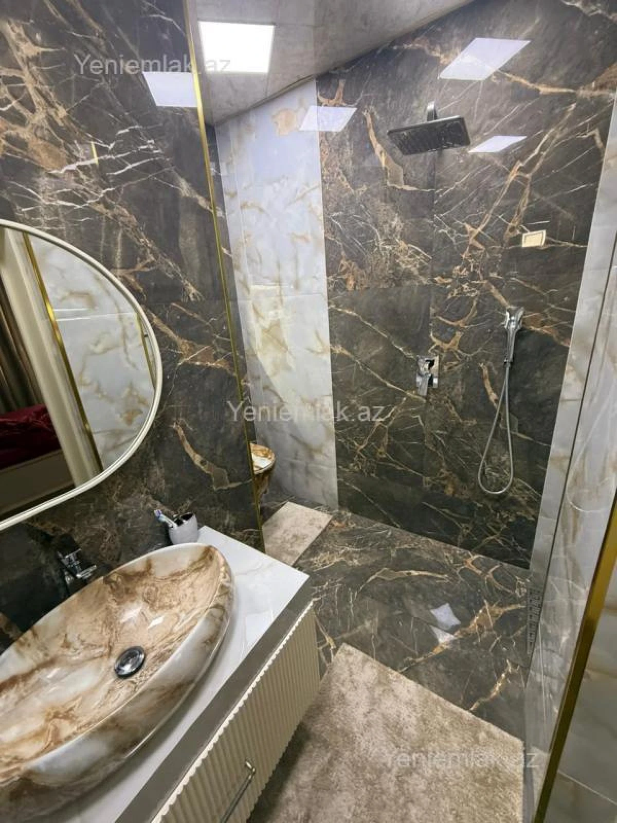 Satılır 5 otaqlı həyət evi 300 m²