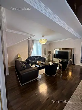 Satılır 5 otaqlı həyət evi 300 m²