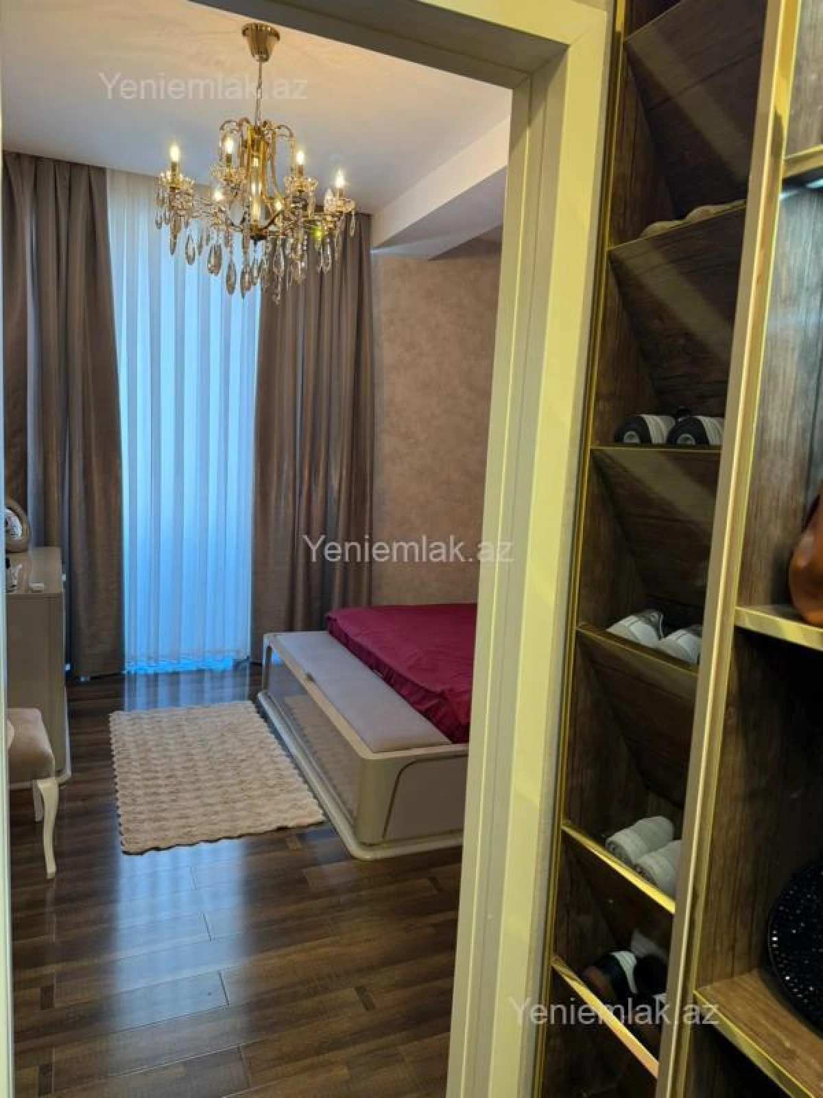 Satılır 5 otaqlı həyət evi 300 m²