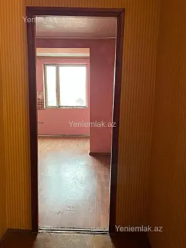 Satılır 4 otaqlı köhnə tikili 130 m²