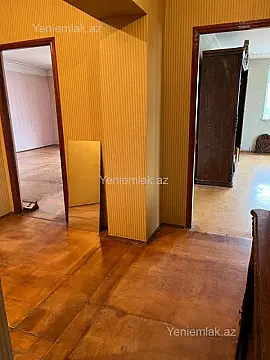 Satılır 4 otaqlı köhnə tikili 130 m²