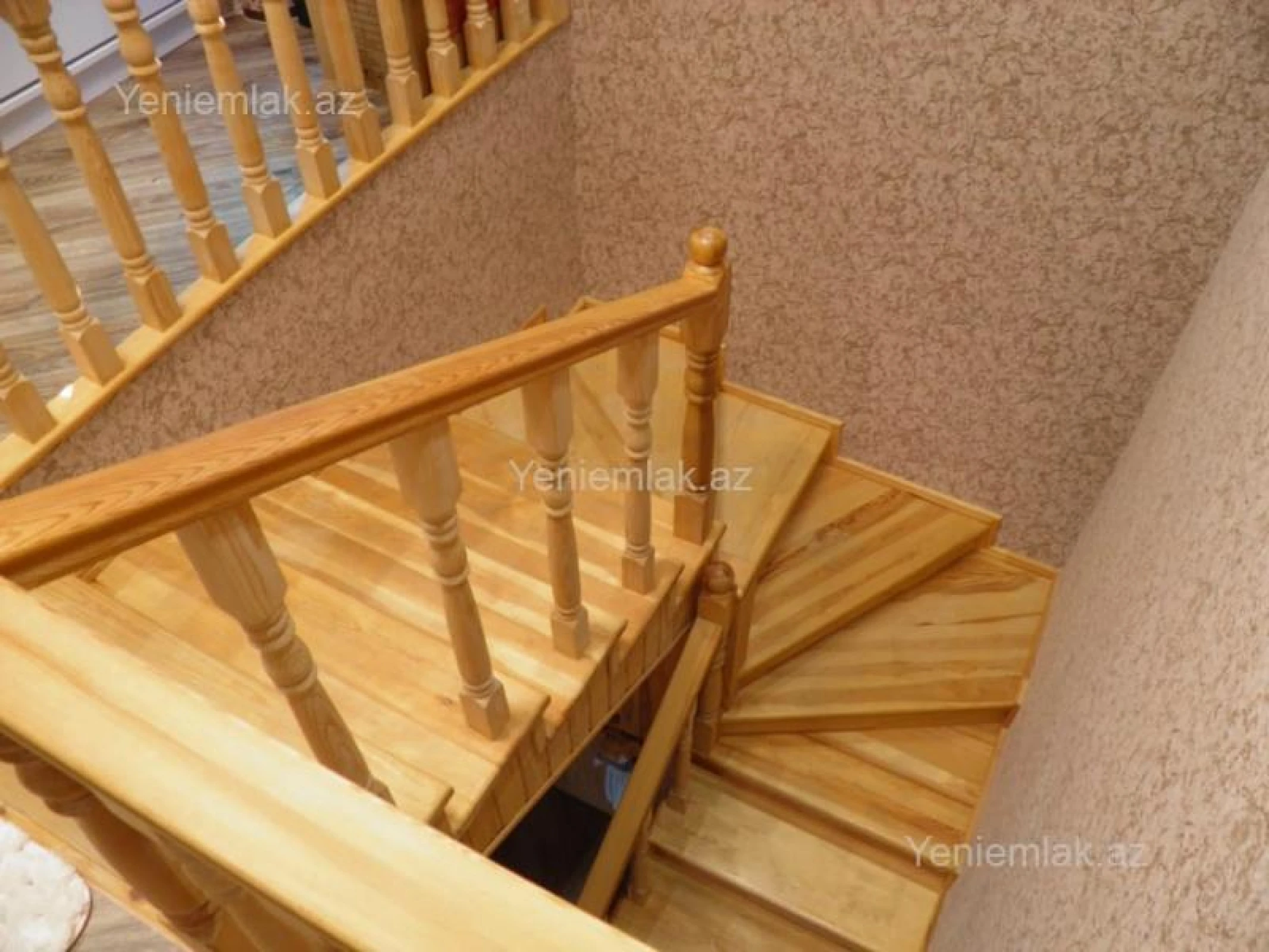 Satılır 5 otaqlı həyət evi 220 m²