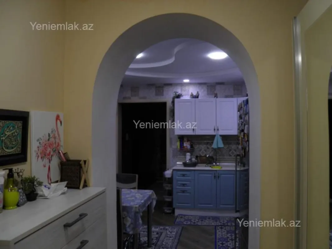 Satılır 5 otaqlı həyət evi 220 m²