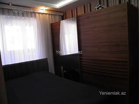 Satılır 5 otaqlı həyət evi 220 m²