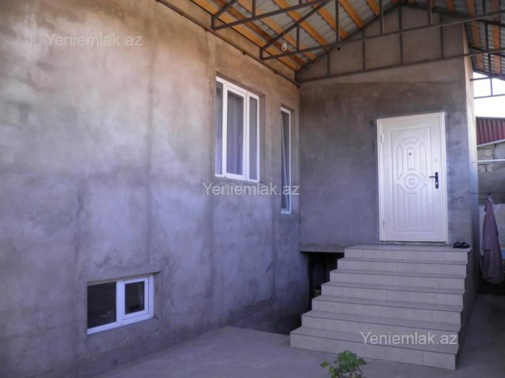 Satılır 5 otaqlı həyət evi 220 m²