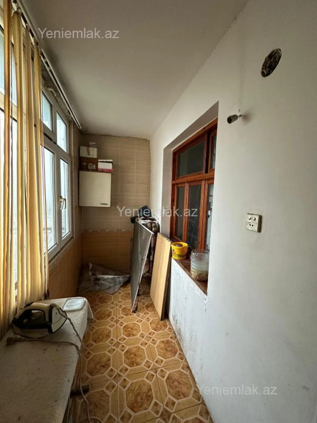 Satılır 2 otaqlı köhnə tikili 60 m²