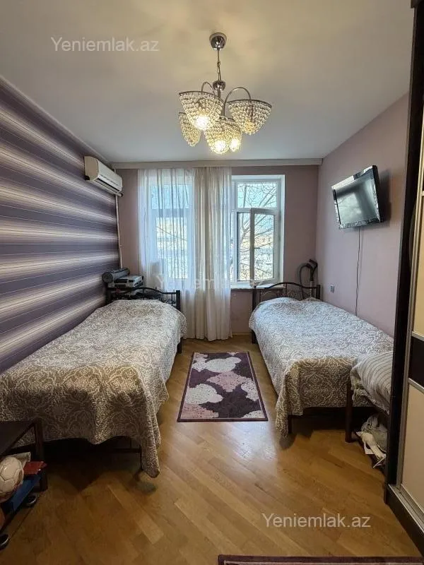 Satılır 2 otaqlı köhnə tikili 55 m²
