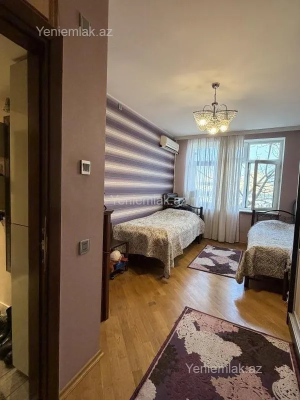 Satılır 2 otaqlı köhnə tikili 55 m²