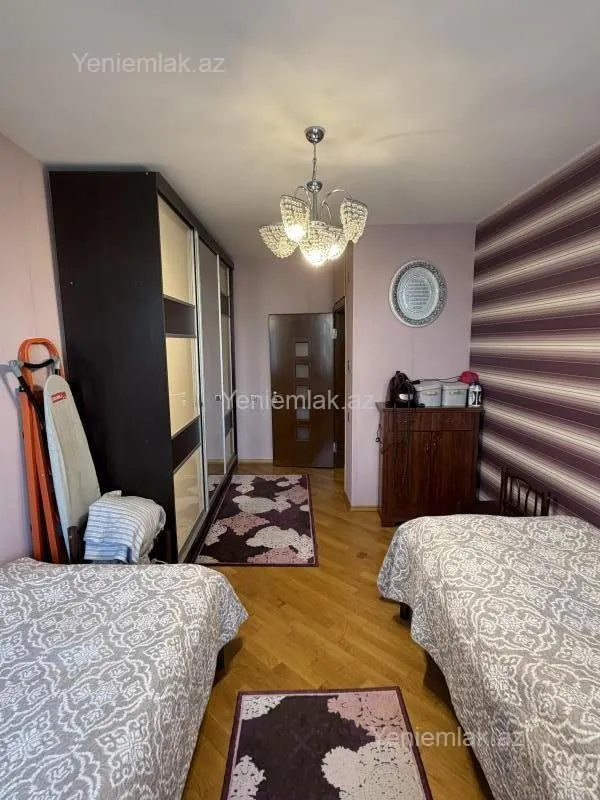 Satılır 2 otaqlı köhnə tikili 55 m²