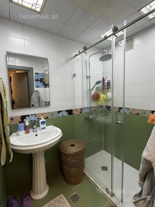 Satılır 2 otaqlı köhnə tikili 55 m²