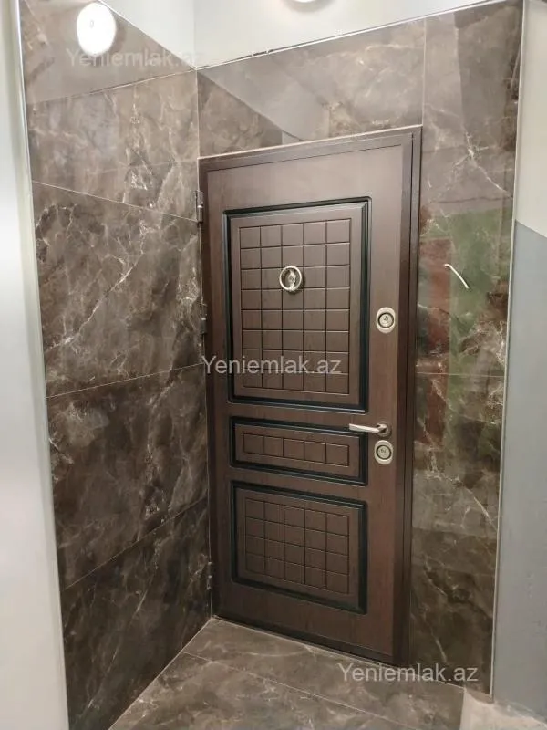 Satılır 4 otaqlı köhnə tikili 105 m²