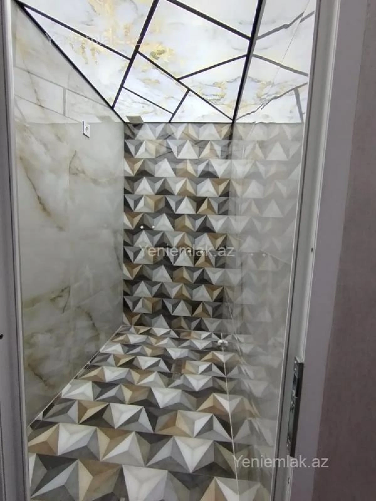 Satılır 4 otaqlı köhnə tikili 105 m²