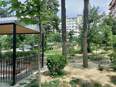 Satılır 5 otaqlı köhnə tikili 110 m²