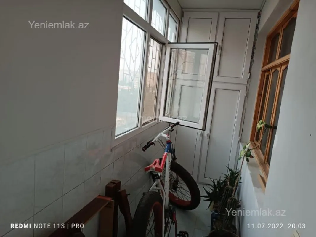 Satılır 5 otaqlı köhnə tikili 110 m²