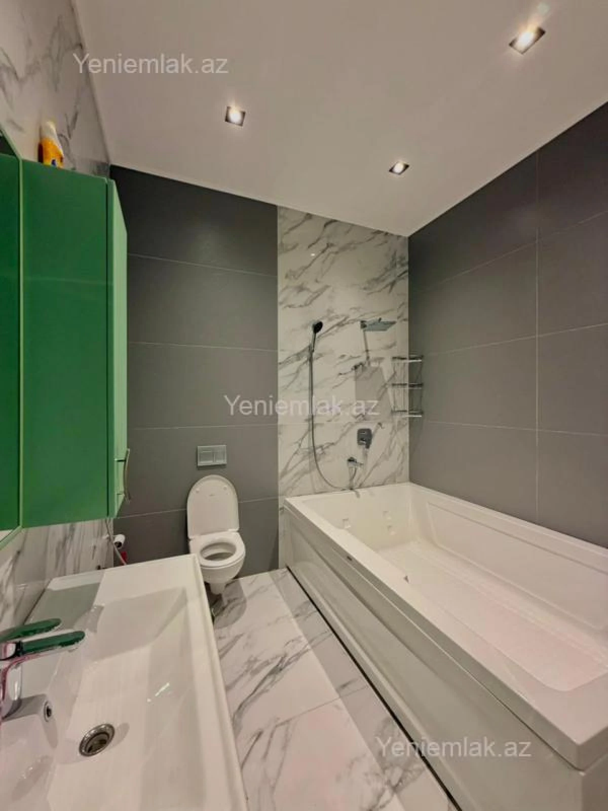 Satılır 7 otaqlı həyət evi 500 m²