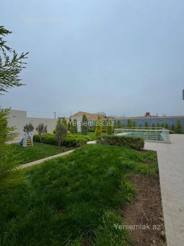 Satılır 7 otaqlı həyət evi 500 m²