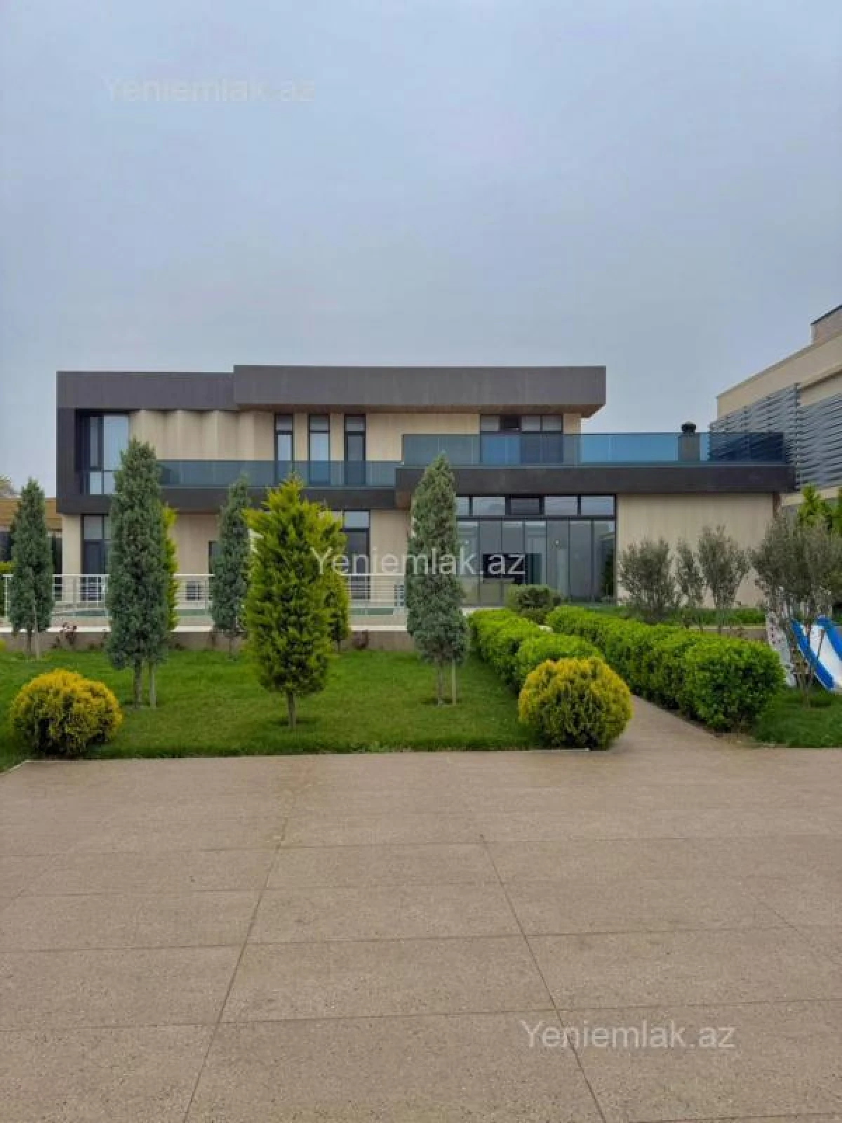 Satılır 7 otaqlı həyət evi 500 m²