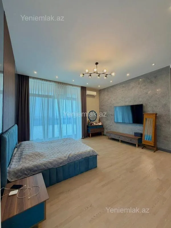 Satılır 7 otaqlı həyət evi 500 m²