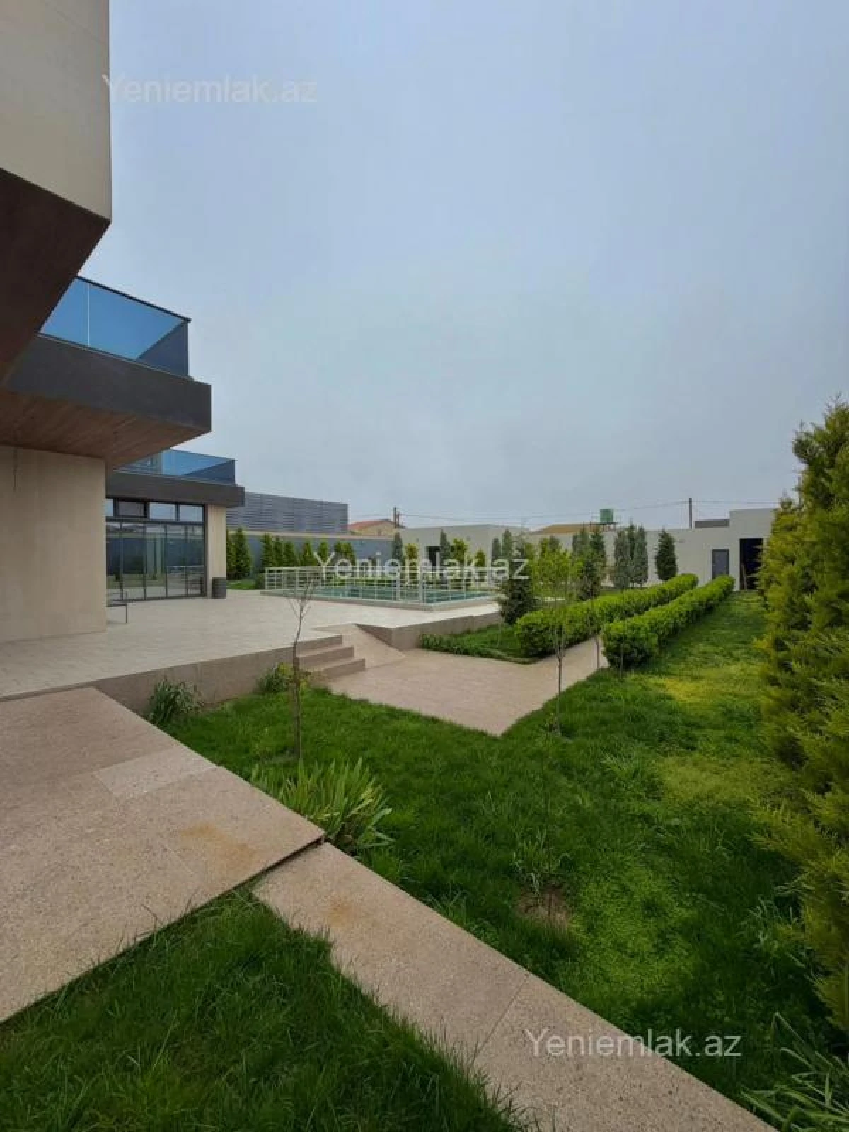 Satılır 7 otaqlı həyət evi 500 m²