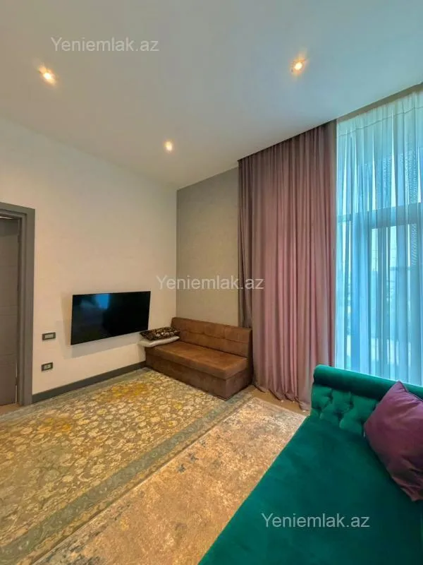 Satılır 7 otaqlı həyət evi 500 m²