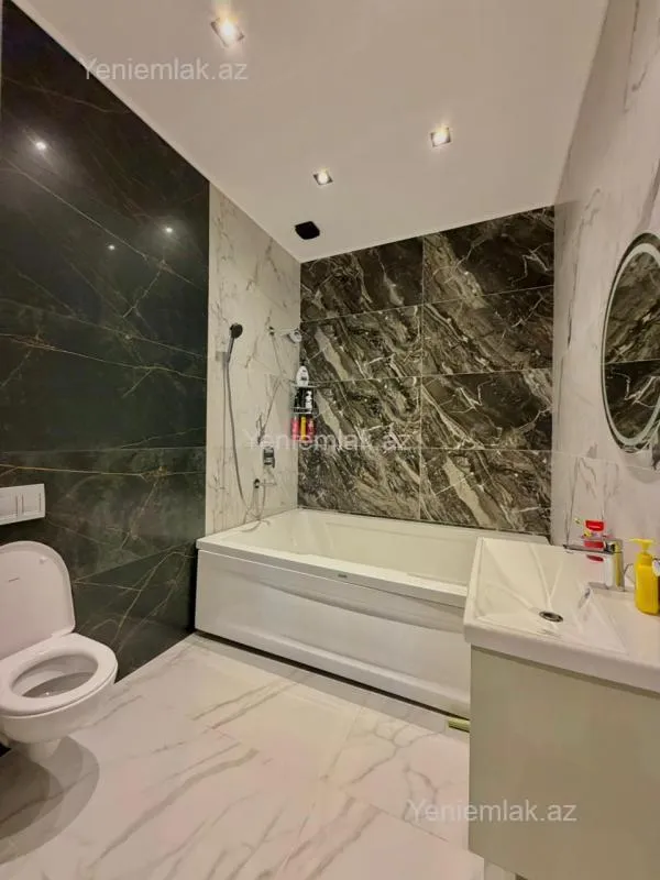 Satılır 7 otaqlı həyət evi 500 m²