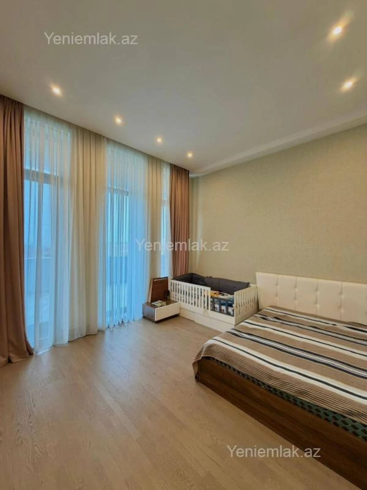 Satılır 7 otaqlı həyət evi 500 m²